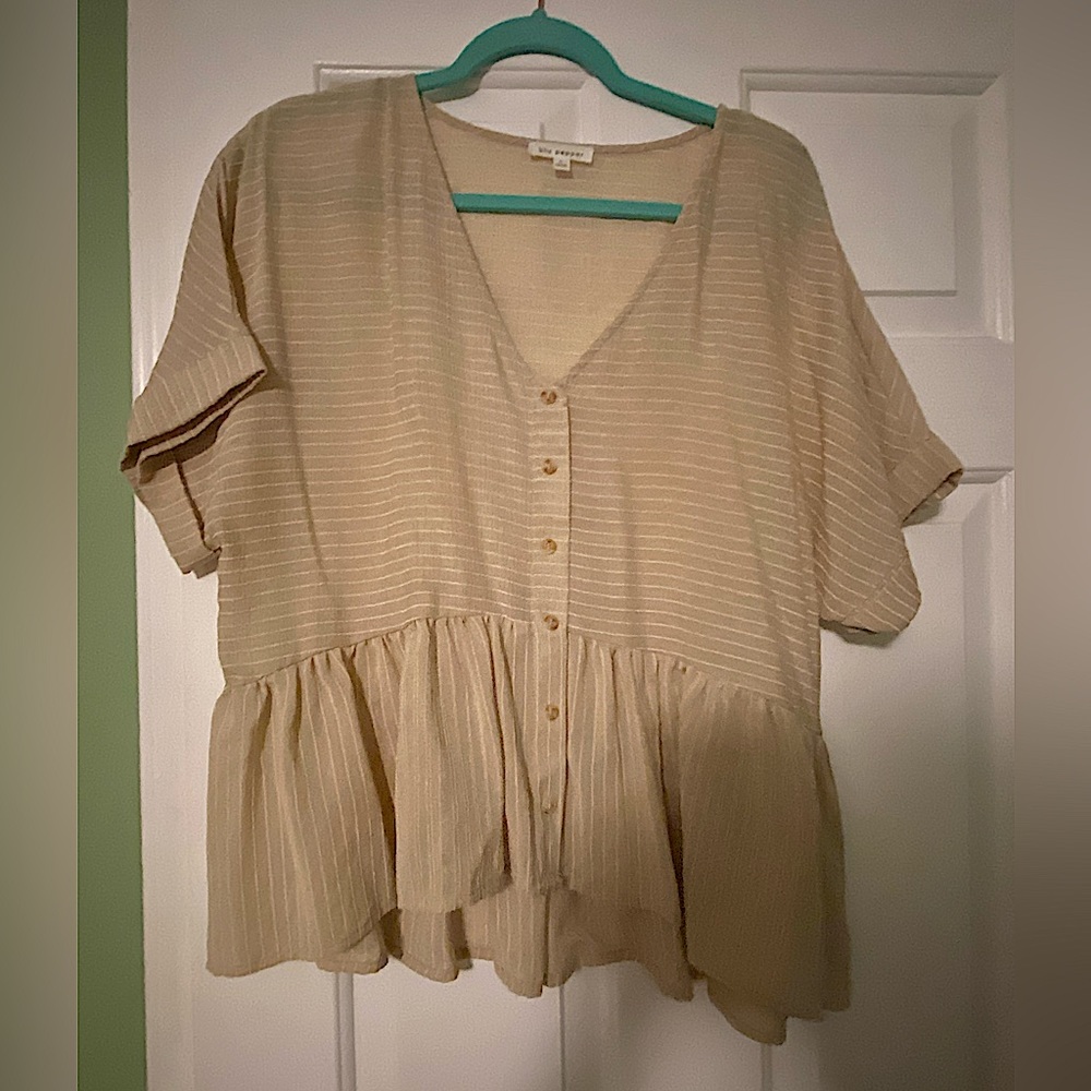 Super cute boutique peplum top
